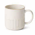 Mug 400 ml en céramique blanc moucheté côtelé avec anse